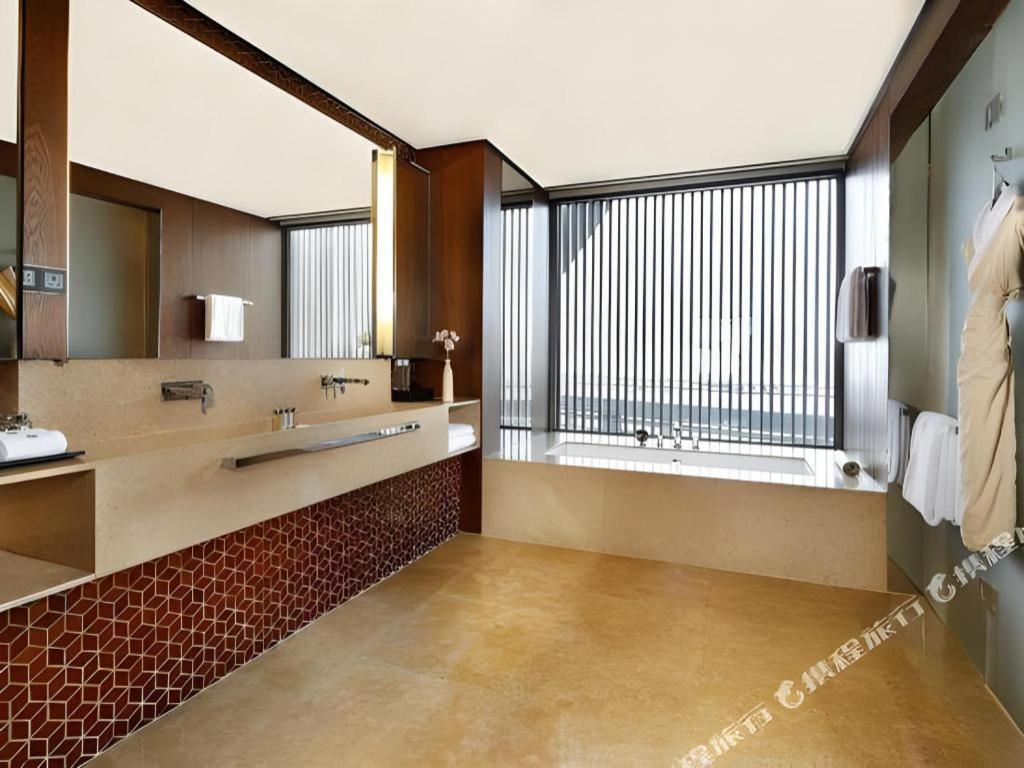 Oct Bay Breeze Hotel Shenzhen Exterior photo